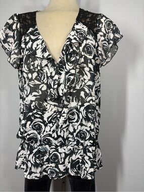 Floral Ruffle V-Neck Blouse in Black & White